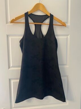 Lululemon Athletica Black Camo Cool Racerback II size 6 - see measurements